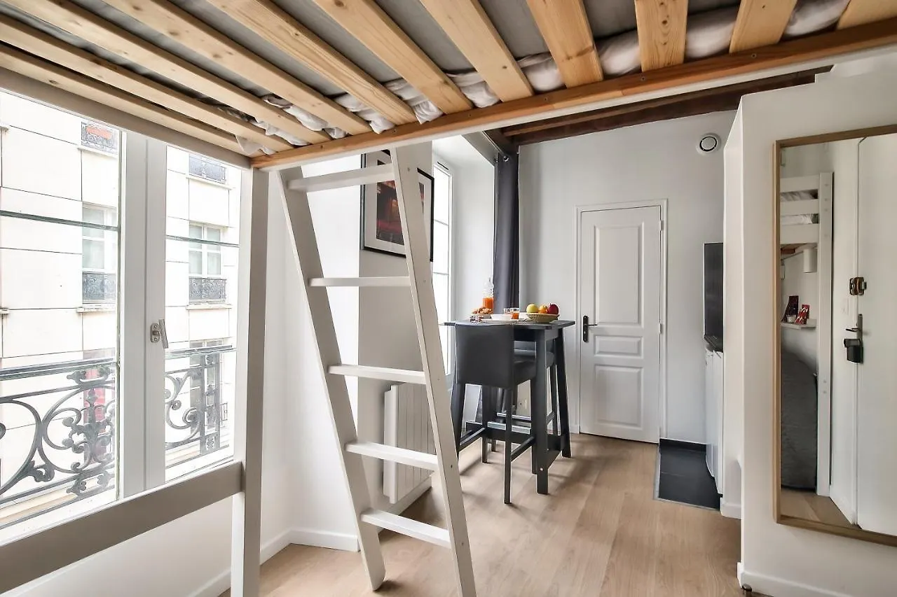Lovely Mezzanine In The Heart Of 3m Appartamento Parigi
