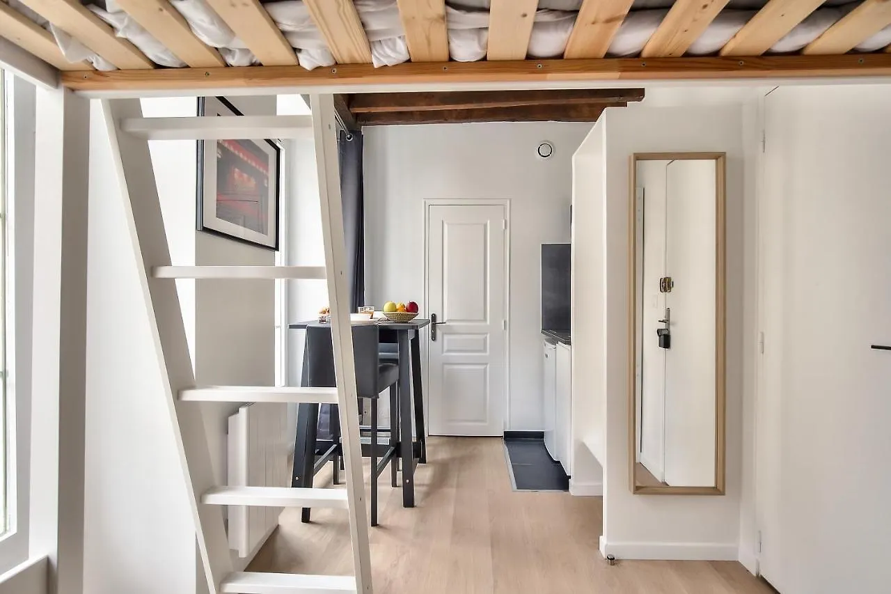 Lovely Mezzanine In The Heart Of 3m Apartman Párizs