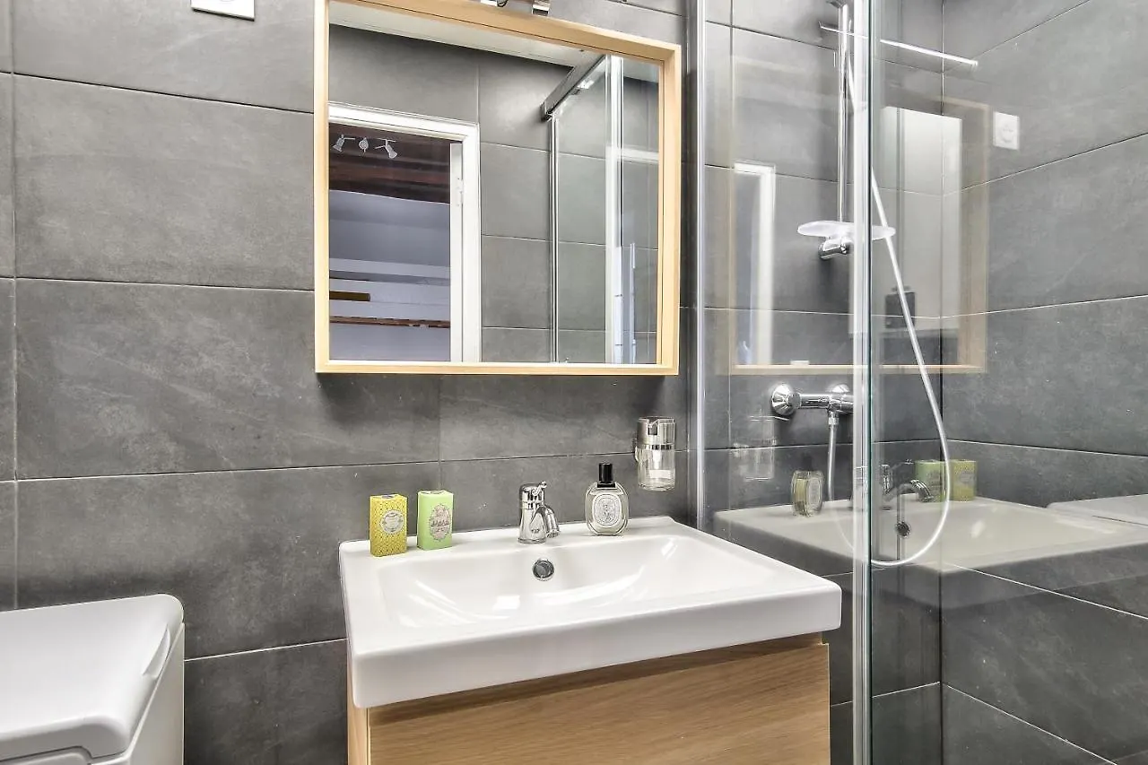 Apartman Lovely Mezzanine In The Heart Of 3m *